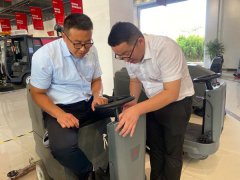 全自動(dòng)洗地機價(jià)格下滑的原因是什么